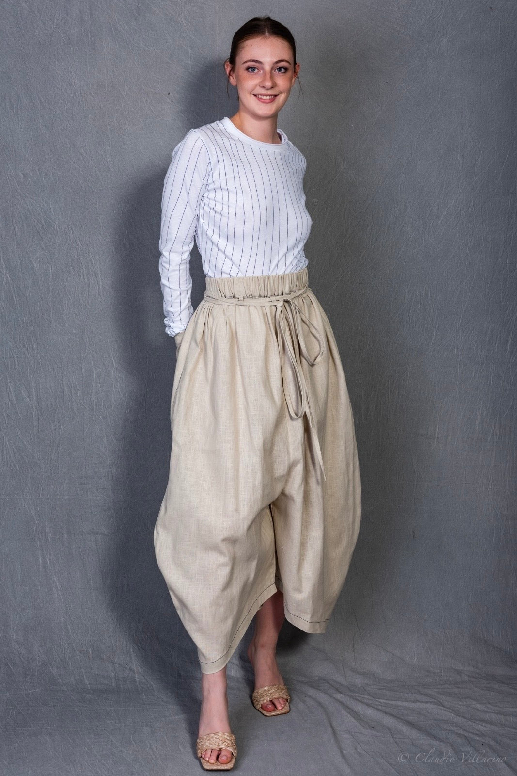 Linen-look sample skirt with pleated volume