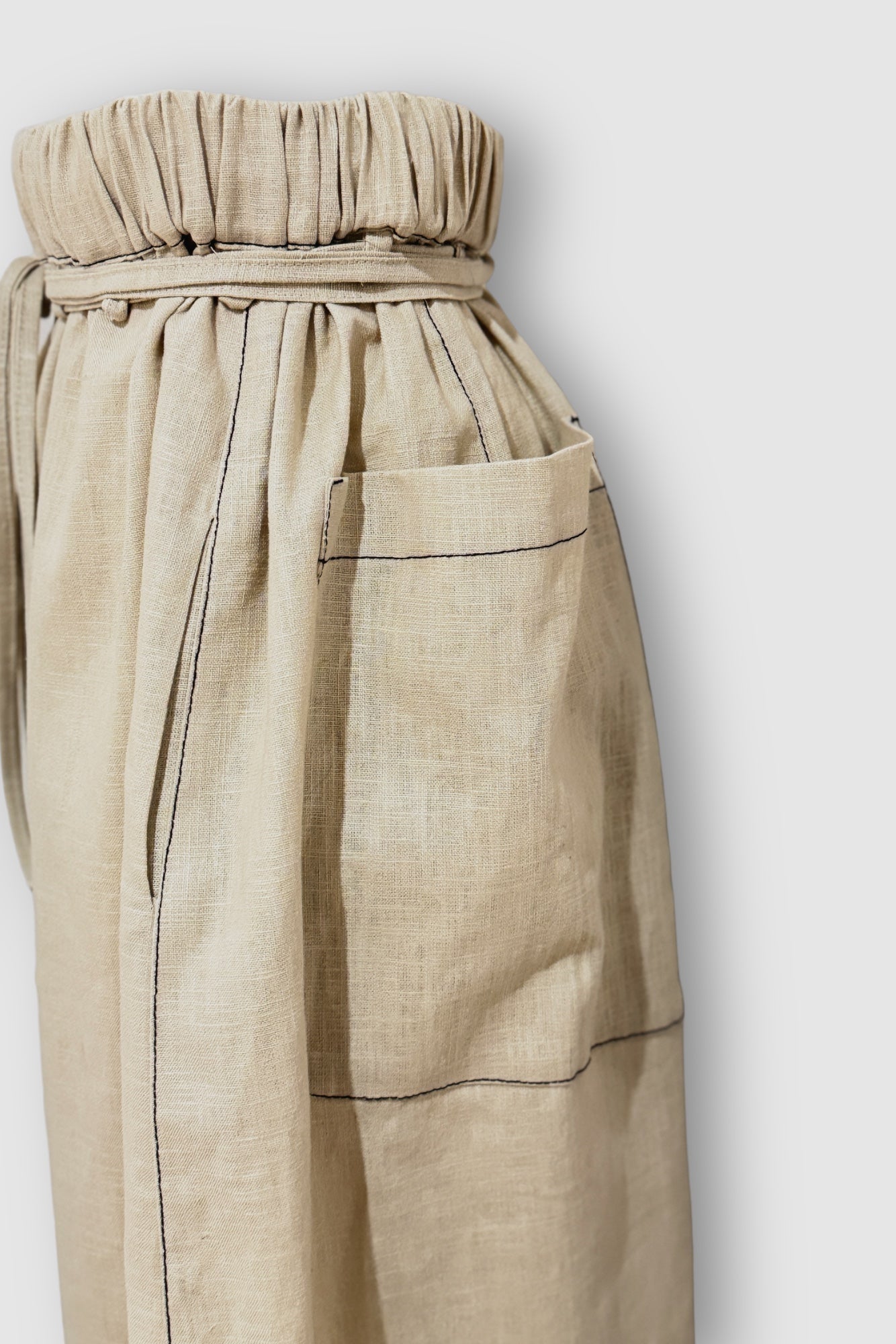 Linen-look sample skirt with pleated volume