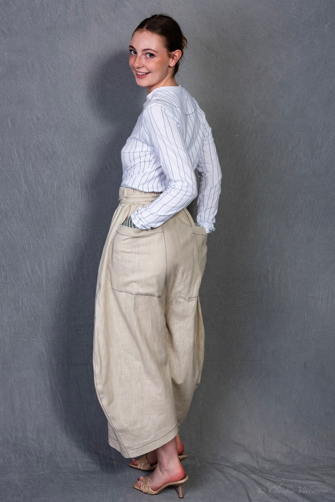 Linen-look sample skirt with pleated volume