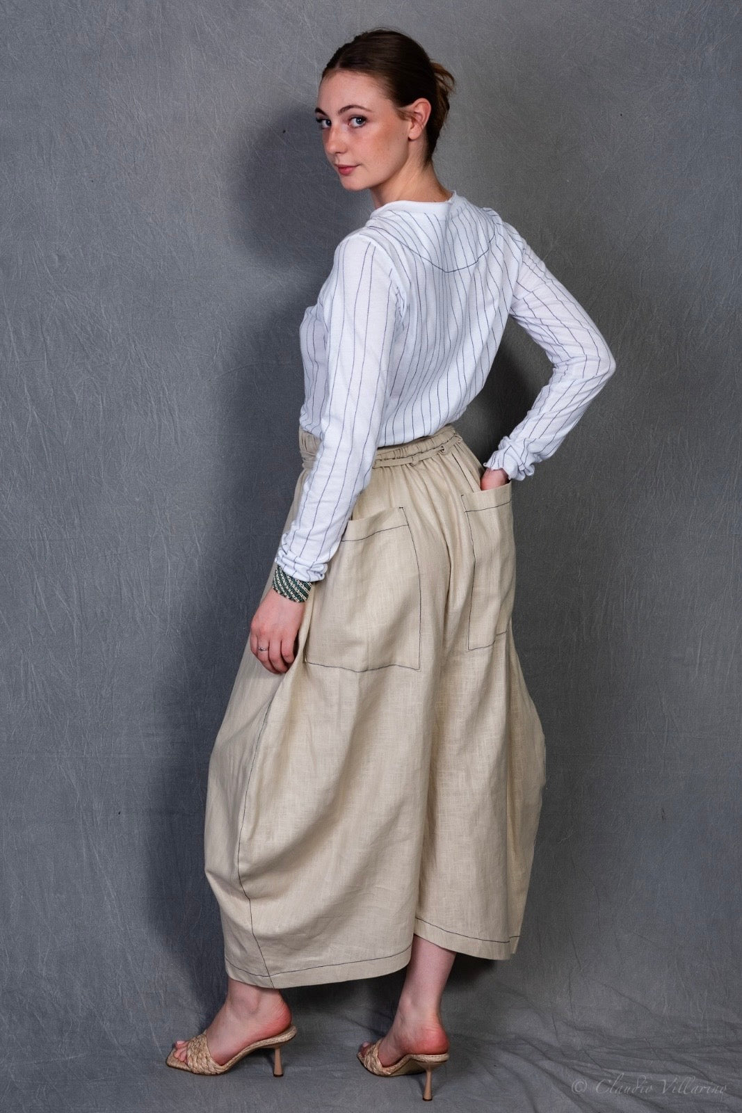 Linen-look sample skirt with pleated volume
