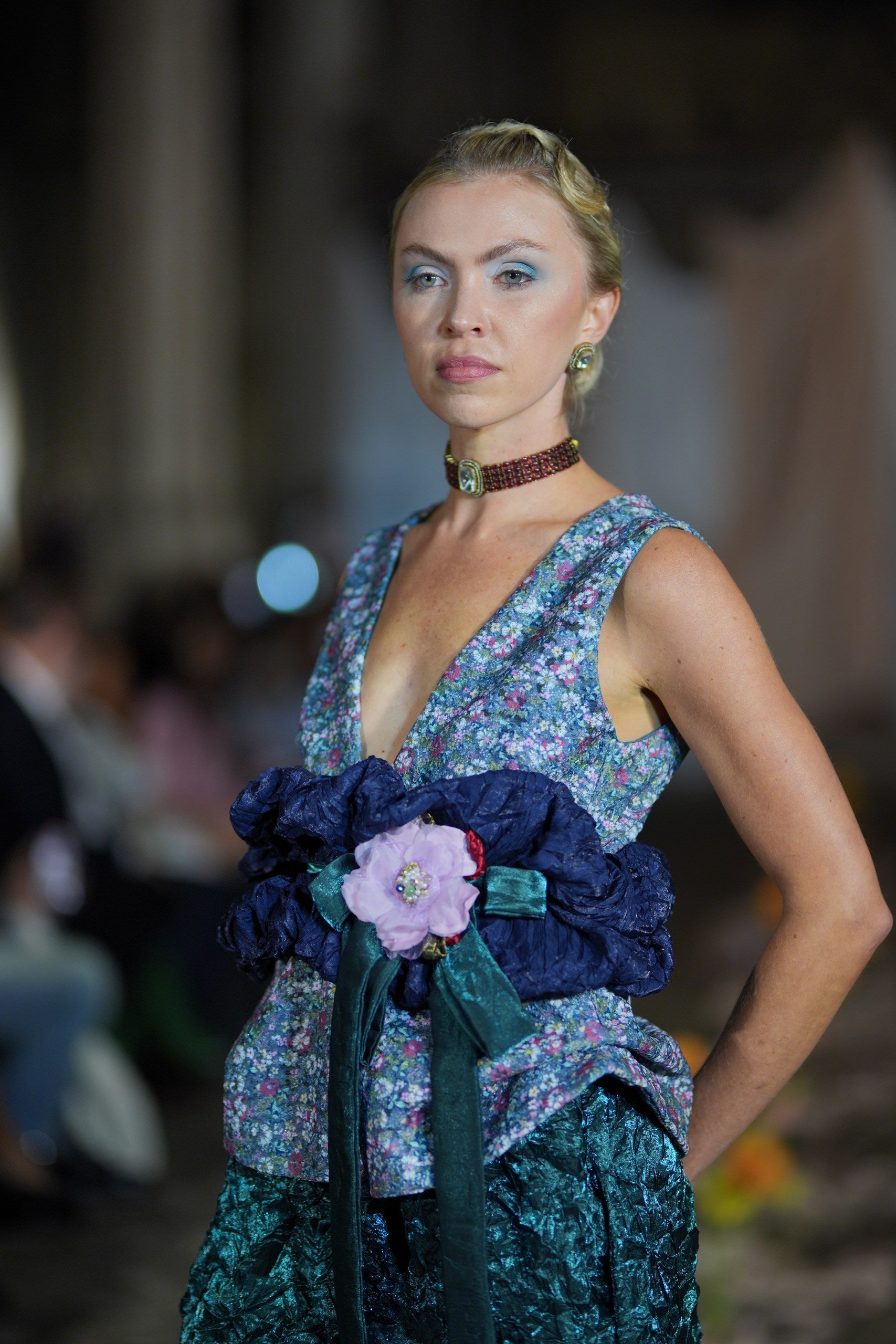 Floral playsuit with tulle waist and crumpled taffeta